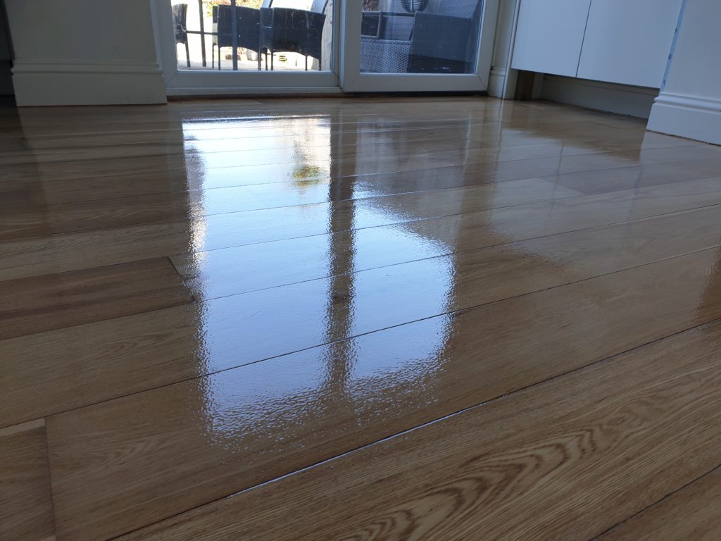 floor-finishes-lacquer-oil-varnish-floor-restoration-sanding